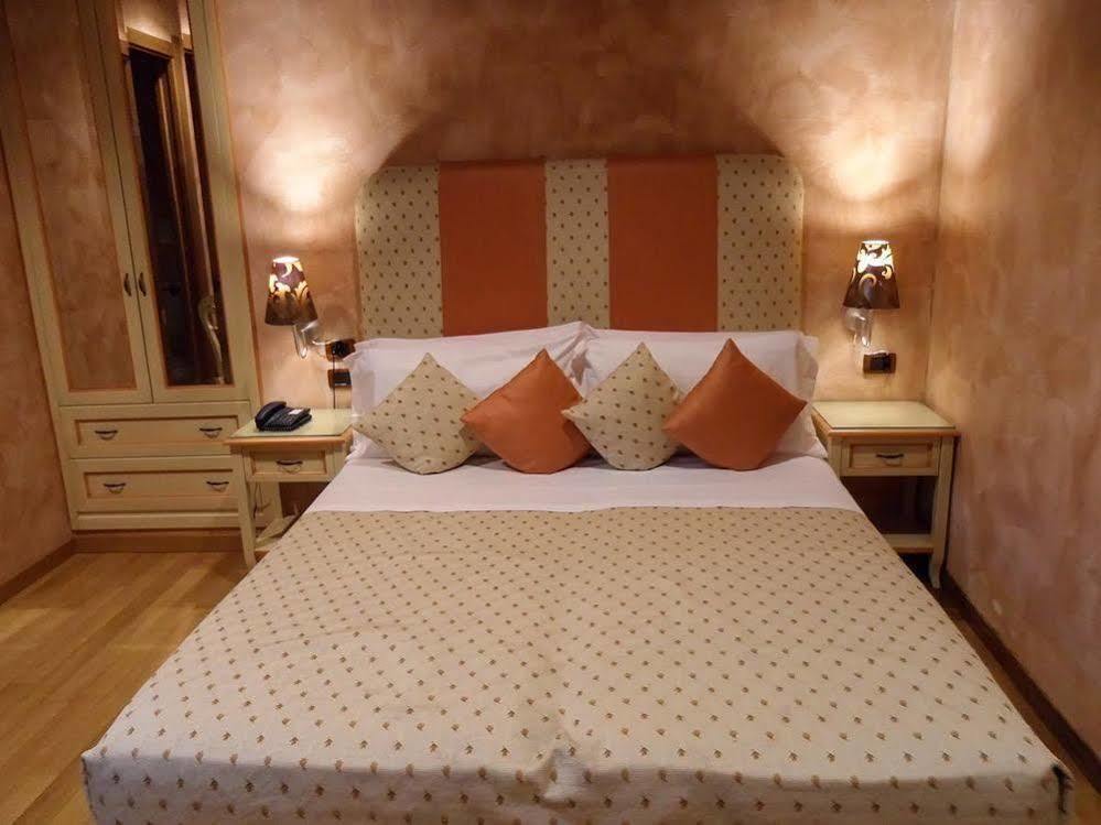 Condotti Rooms Rome Exterior photo